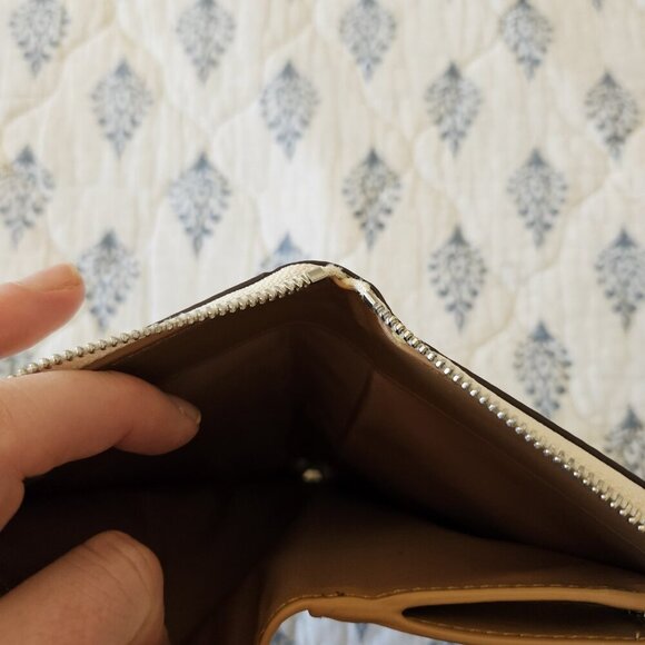 Disney Coach Dumbo Zip Wallet Ivory X Leather Accordion Long Wallet Logo Print - Picture 5 of 16